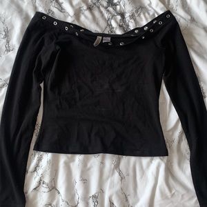Black Off-The-Shoulder Long Sleeve Shirt